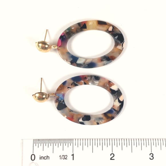 Oval Resin Tortoise Shell Dangle Earrings - Picture 4 of 4